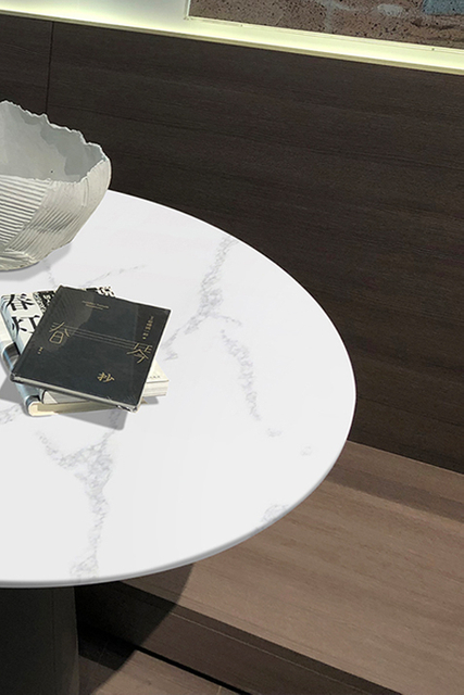 Սեղանի վերև