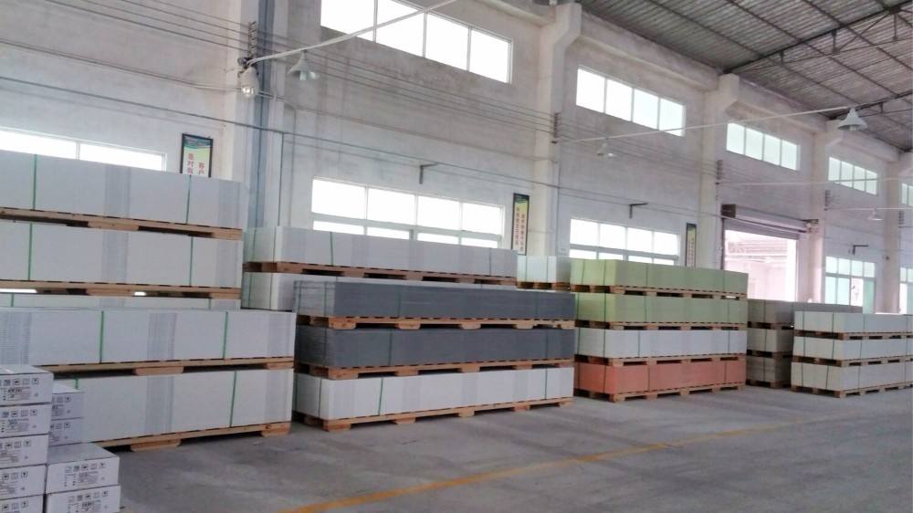 solid white countertops